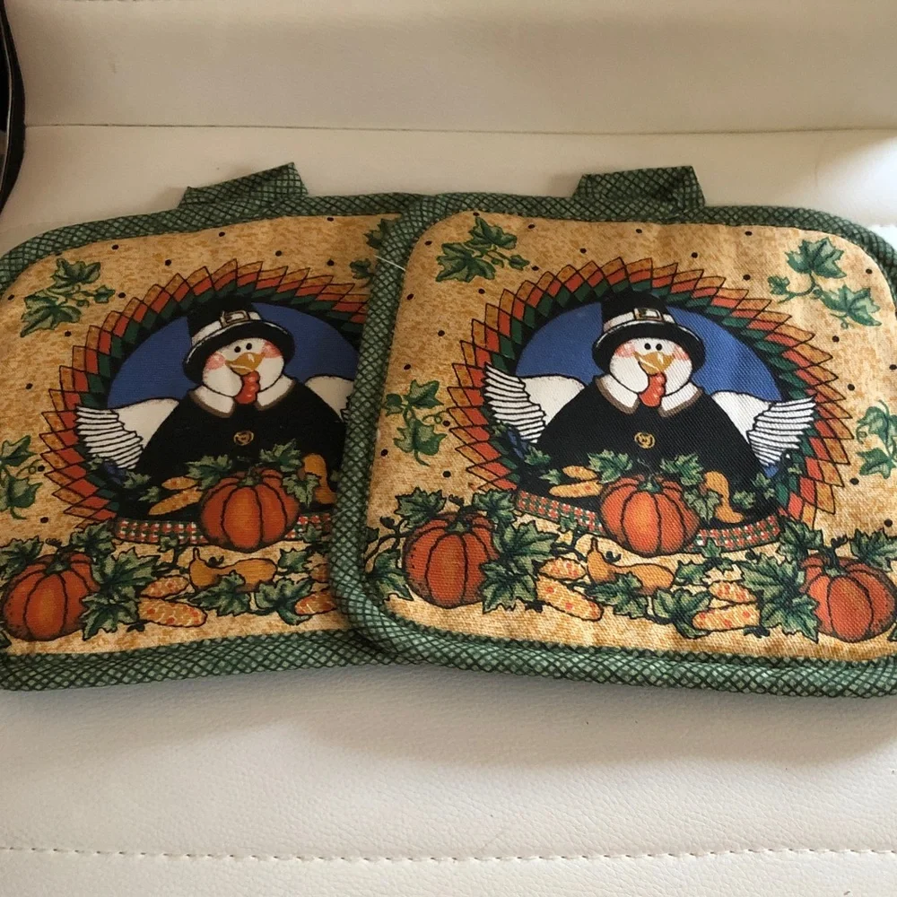 NWOT Thanksgiving fall potholders set of 2